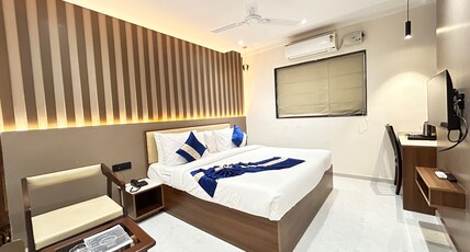 Hiive by Convivial Hotels @ Raipur Railway Station Room Type - Deluxe Room
