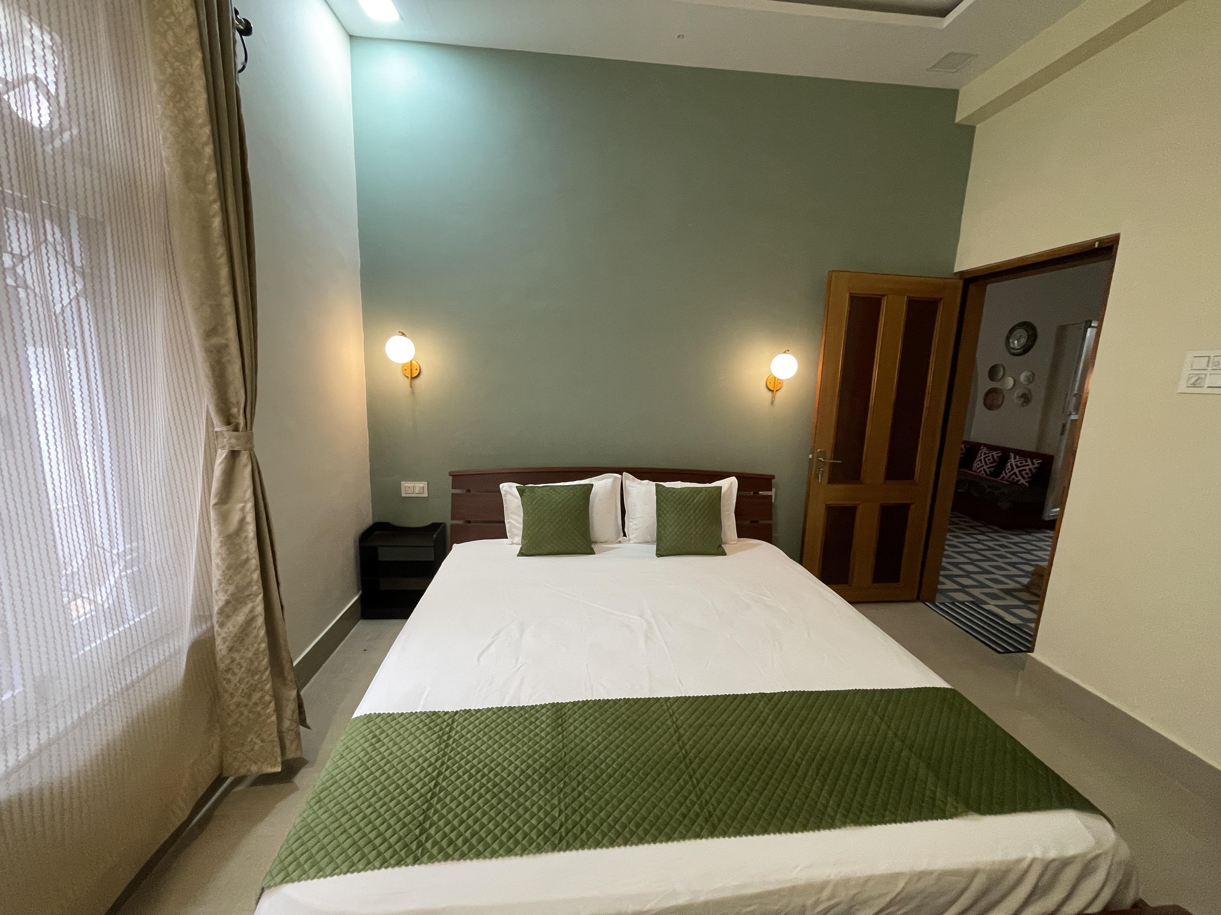 A spacious 2 BHK bunglaow with lawn - Tap to explore photos