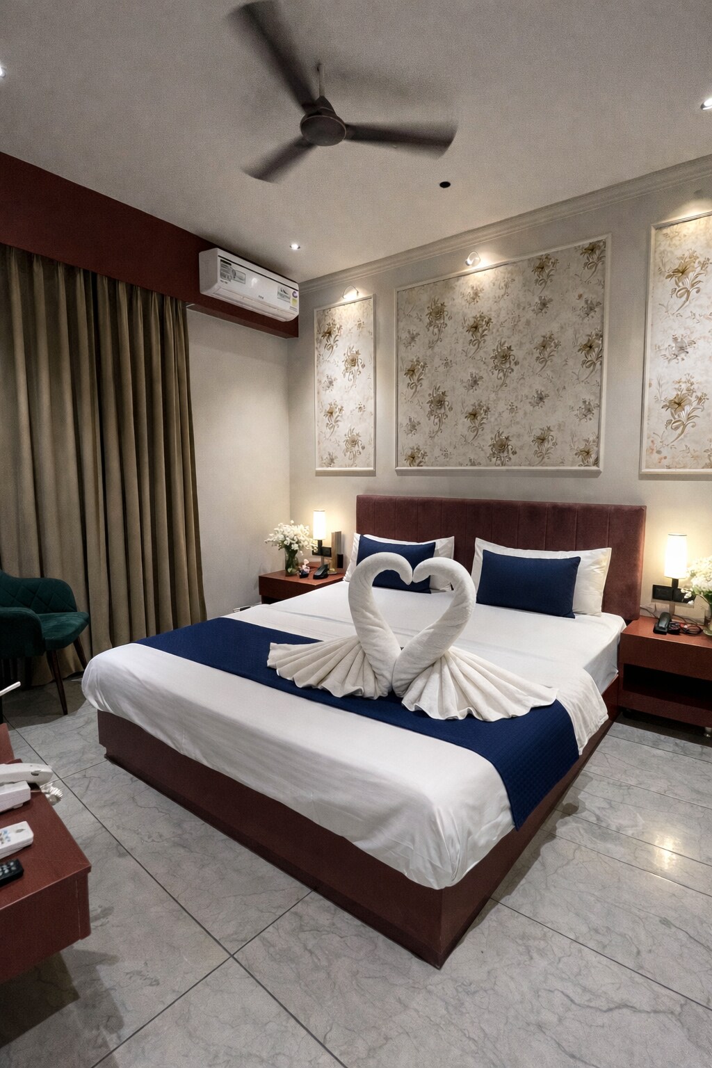 Hotel Maharaja 2 - Tap to explore photos