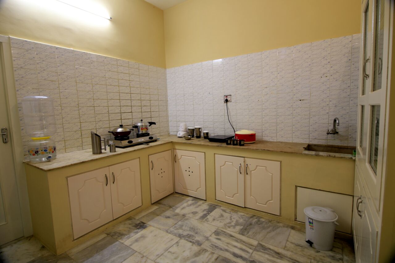 Royal Stay Serviced Apartments | Rooms & Caretaker - Tap to explore photos