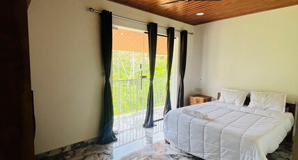 GREEN LEAF HOMESTAY MUNNAR Room Type - Bedroom 5