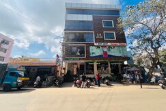 Royal Care With Greenery Comforts