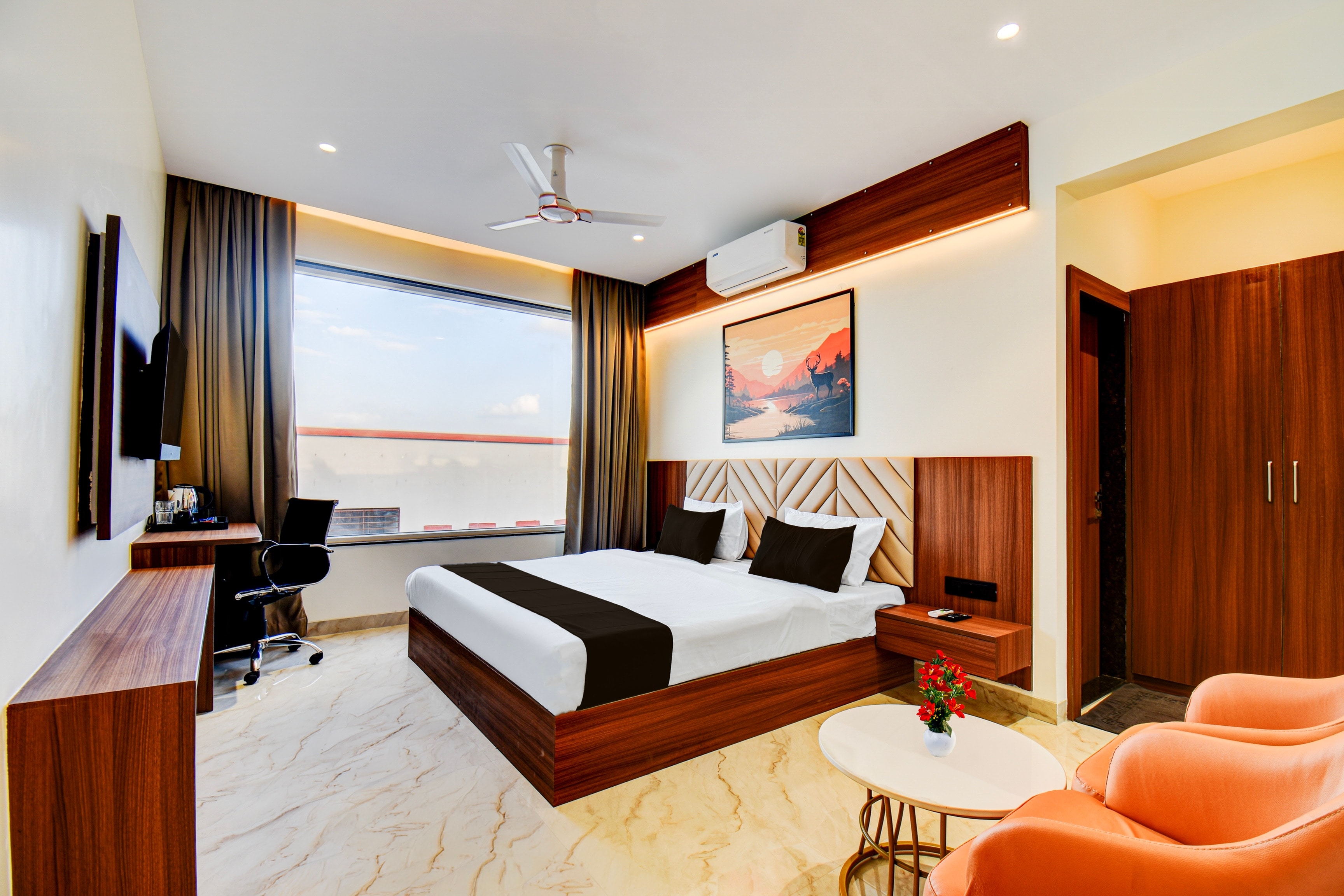 Palette Hotel Chakan K9 - Tap to explore photos
