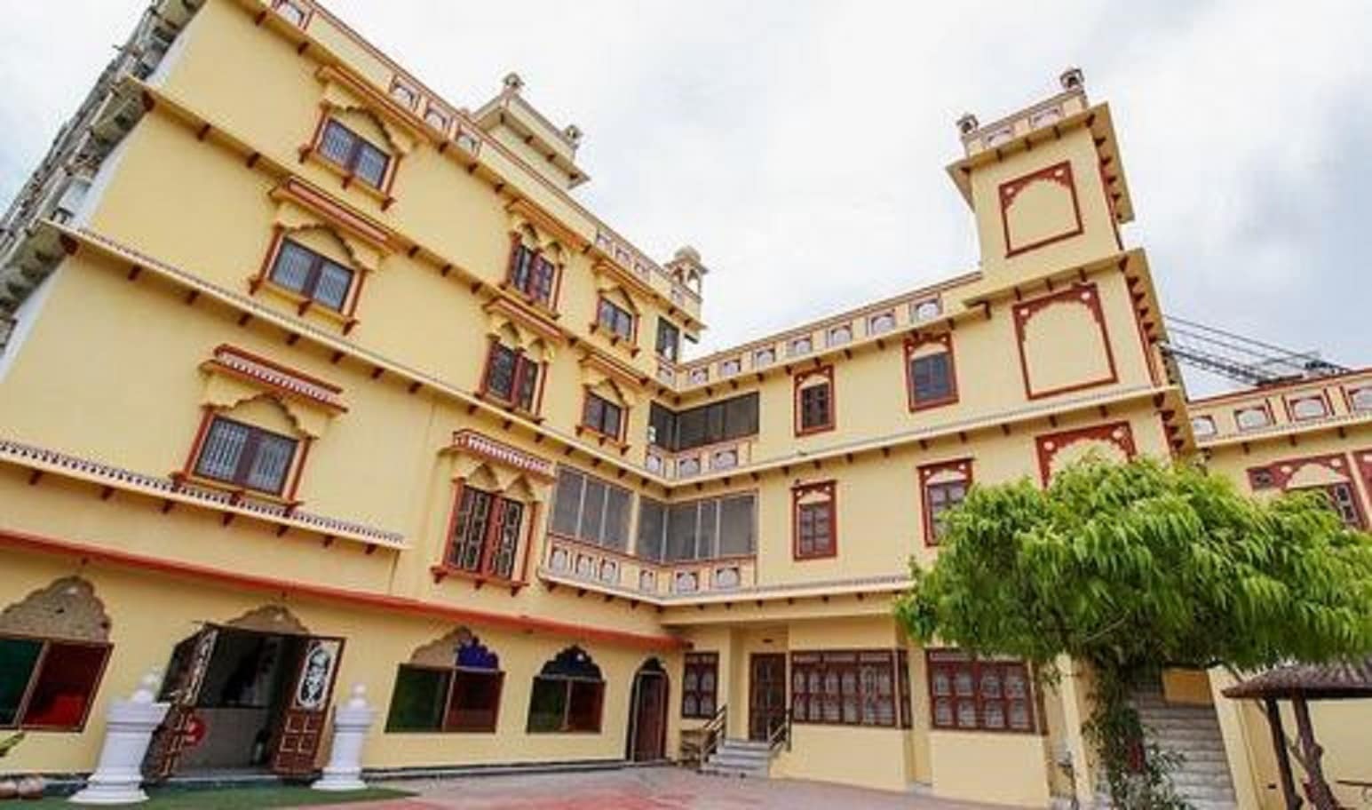 Mahal Rajwada Resort - Tap to explore photos