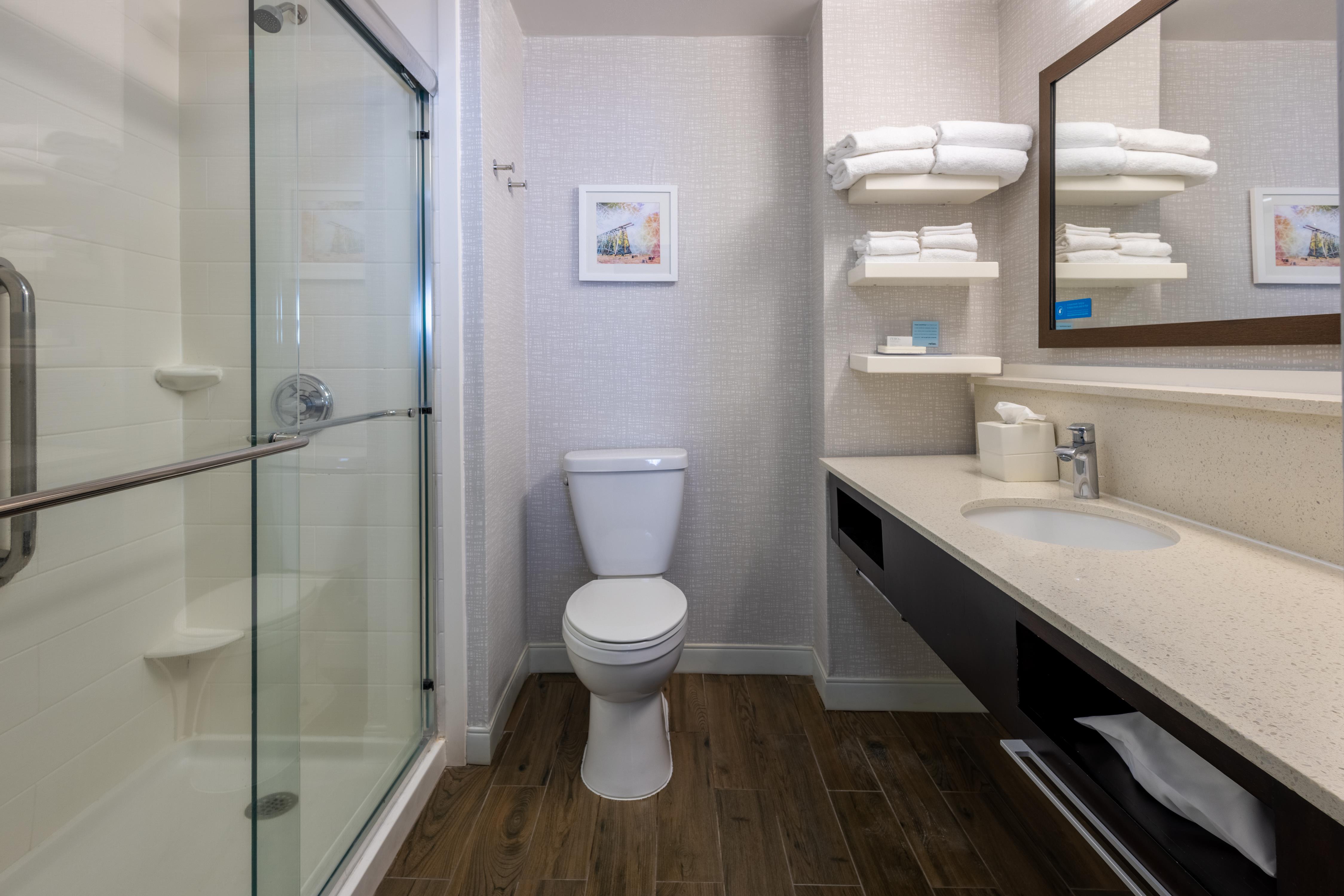 Hampton Inn by Hilton Commerce - Tap to explore photos