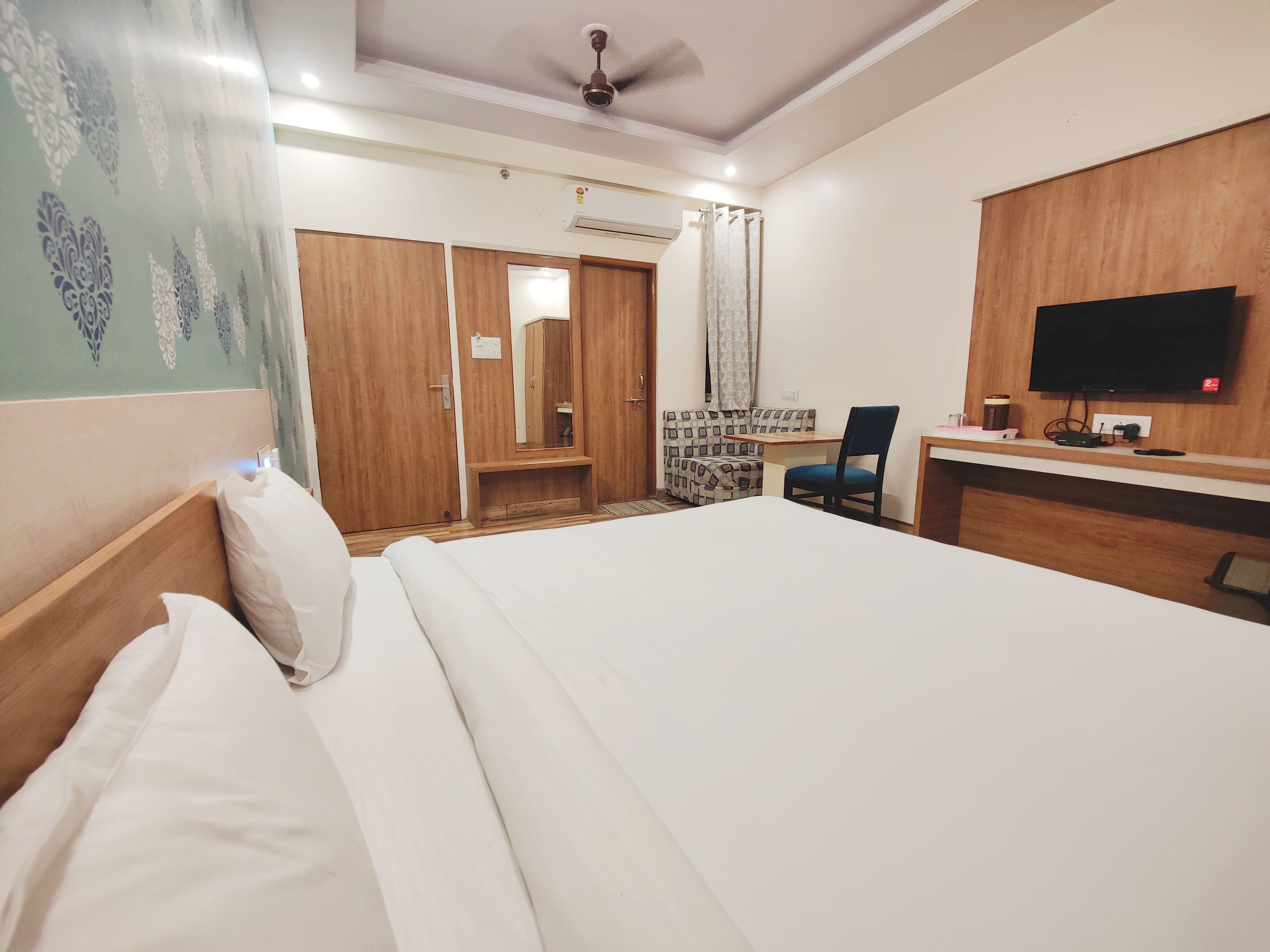 Hotel Roophighlight by Abhinandan - Tap to explore photos