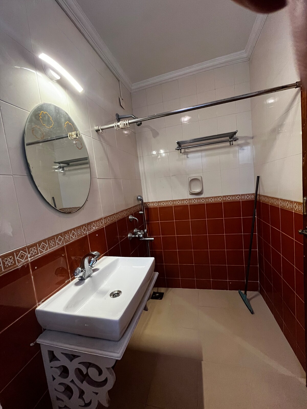 2bhk apartment 1st floor - Tap to explore photos