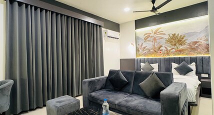 The Casa Stay | DLF MyPad Room Type - The Grace Manor