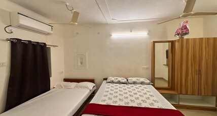 Chandra guest House Room Type - Bedroom 2