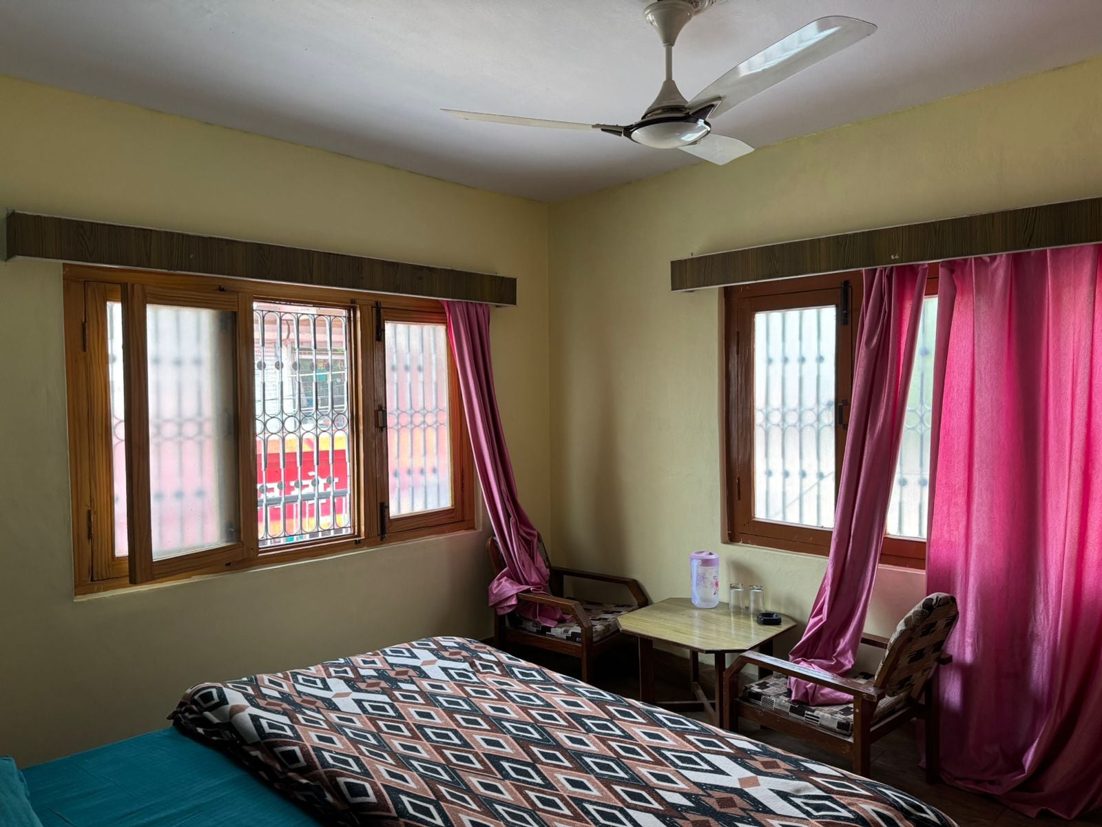 Vivek Guest House - Tap to explore photos