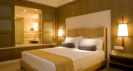 Crowne Plaza Hotel New Delhi Okhla by IHG Room Type - Premium Room, Bathtub Crowne Plaza Hotel New Delhi Okhla by IHG Room Type - Premium Room, Bathtub