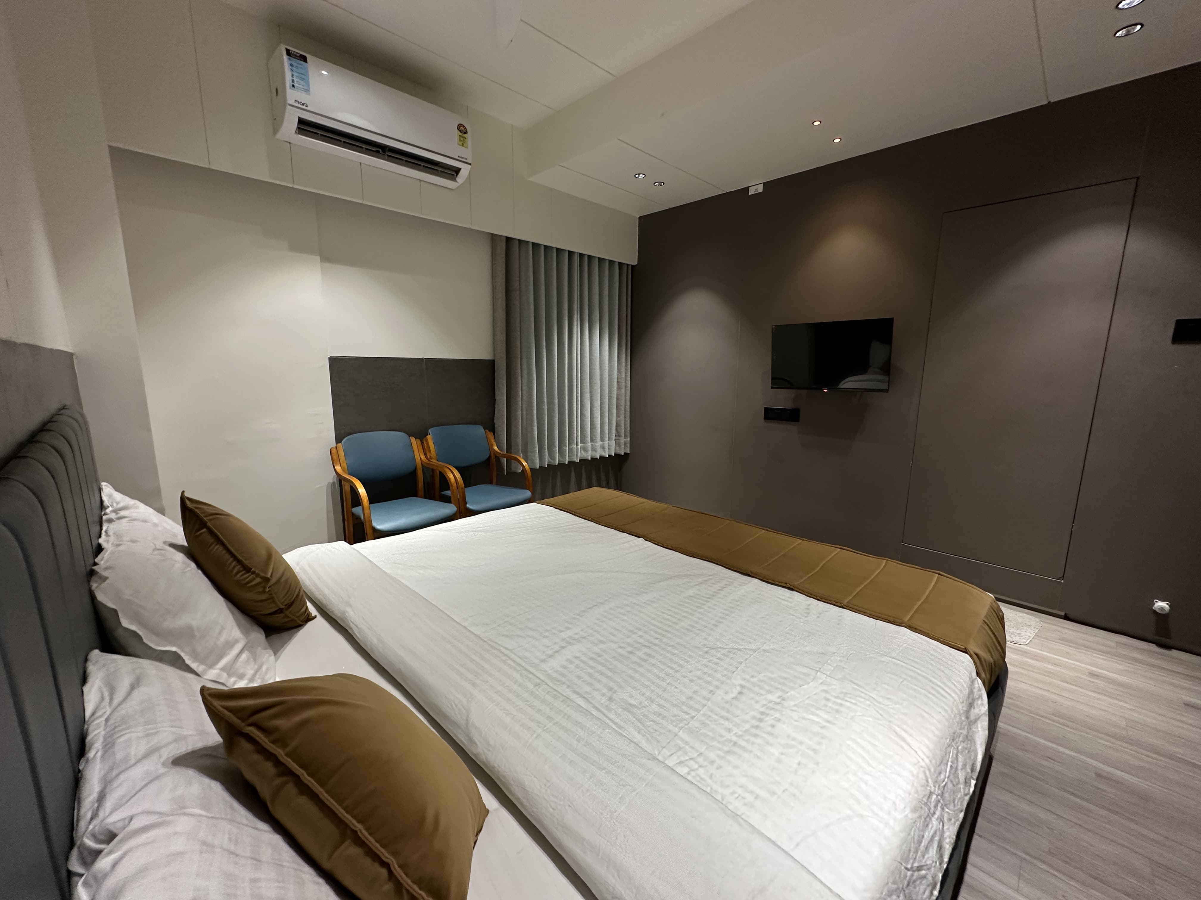 HOTEL BHAVY PALACE - Tap to explore photos