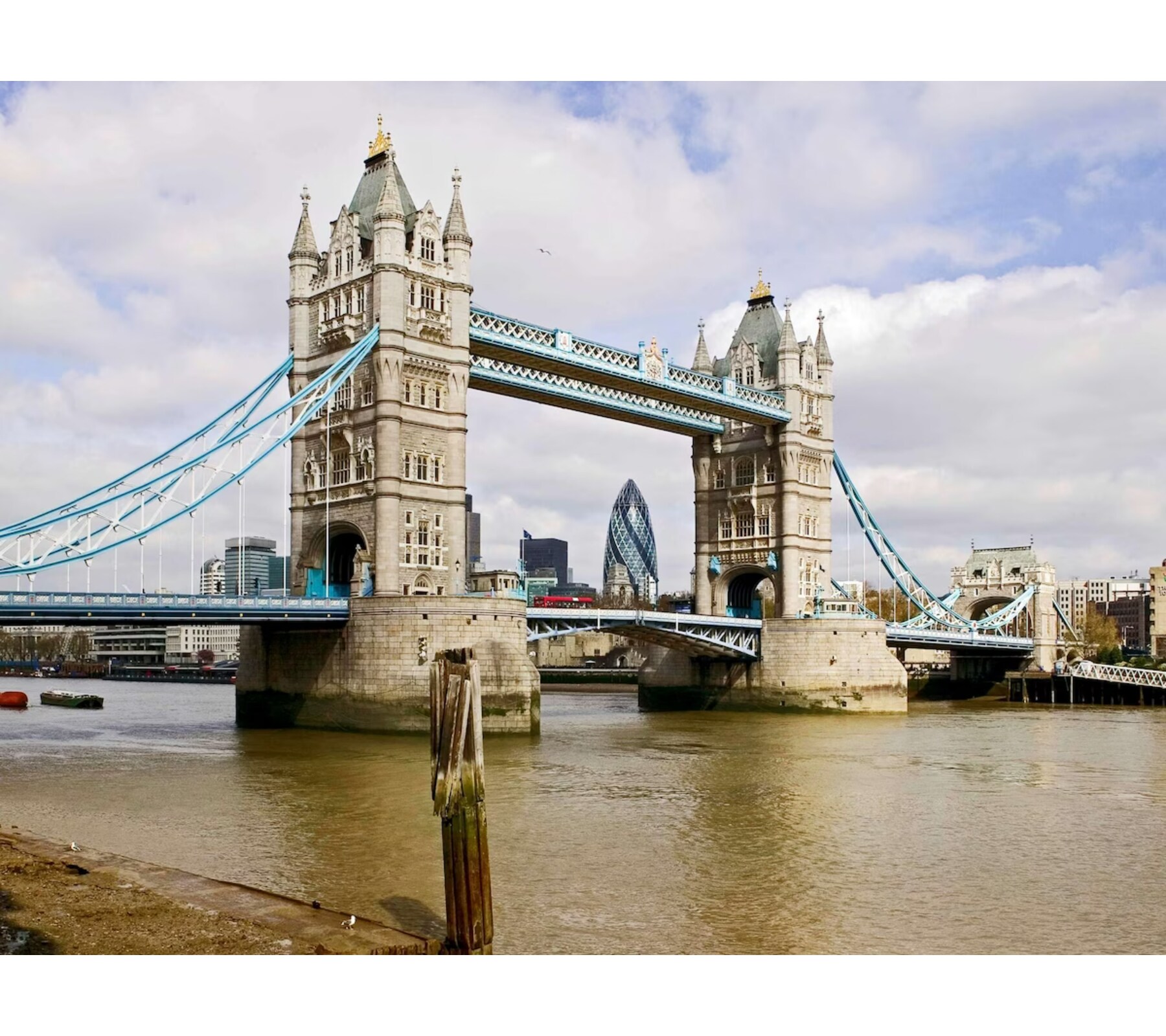 Mercure London Paddington - Tap to explore photos
