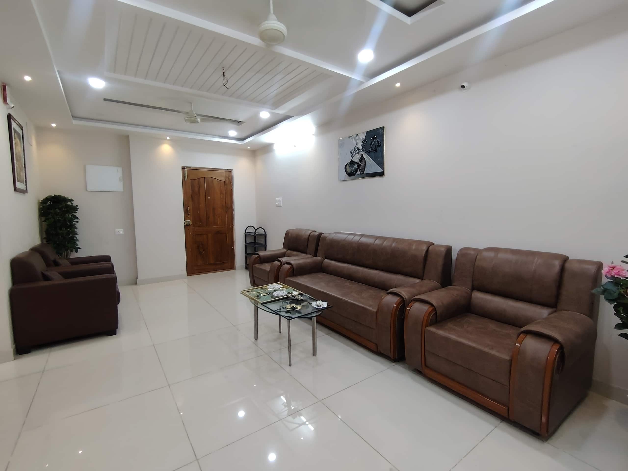 3 BHK Luxury Apartment - Tap to explore photos