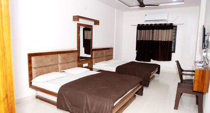 HOTEL MANSAROVAR, OMKARESHWAR Room Type - Four bed ac