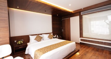 Coral Reef Kochi - A Unit of Coral Isle Hotels Room Type - Suite Room with Bathtub