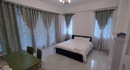 E-Pher Fabulous Staycation & Homestay Room Type - Bedroom 3 (garden view)