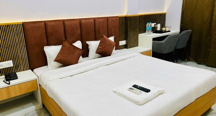 HOTEL SURAJ PALACE Room Type - Deluxe Room