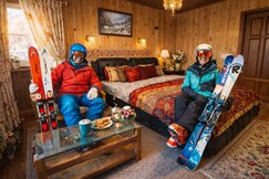 ALBARQ Cottages & Cafe (nearby Gondola)