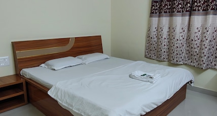 Paradise Homestay - Lodging and Boarding Room Type - Deluxe AC Room (No Lift, No Private Parking) Paradise Homestay - Lodging and Boarding Room Type - Deluxe AC Room (No Lift, No Private Parking)