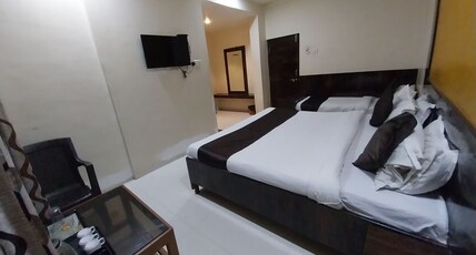 Hotel Sachidanand Room Type - Triple Bed Room Non-A.C.