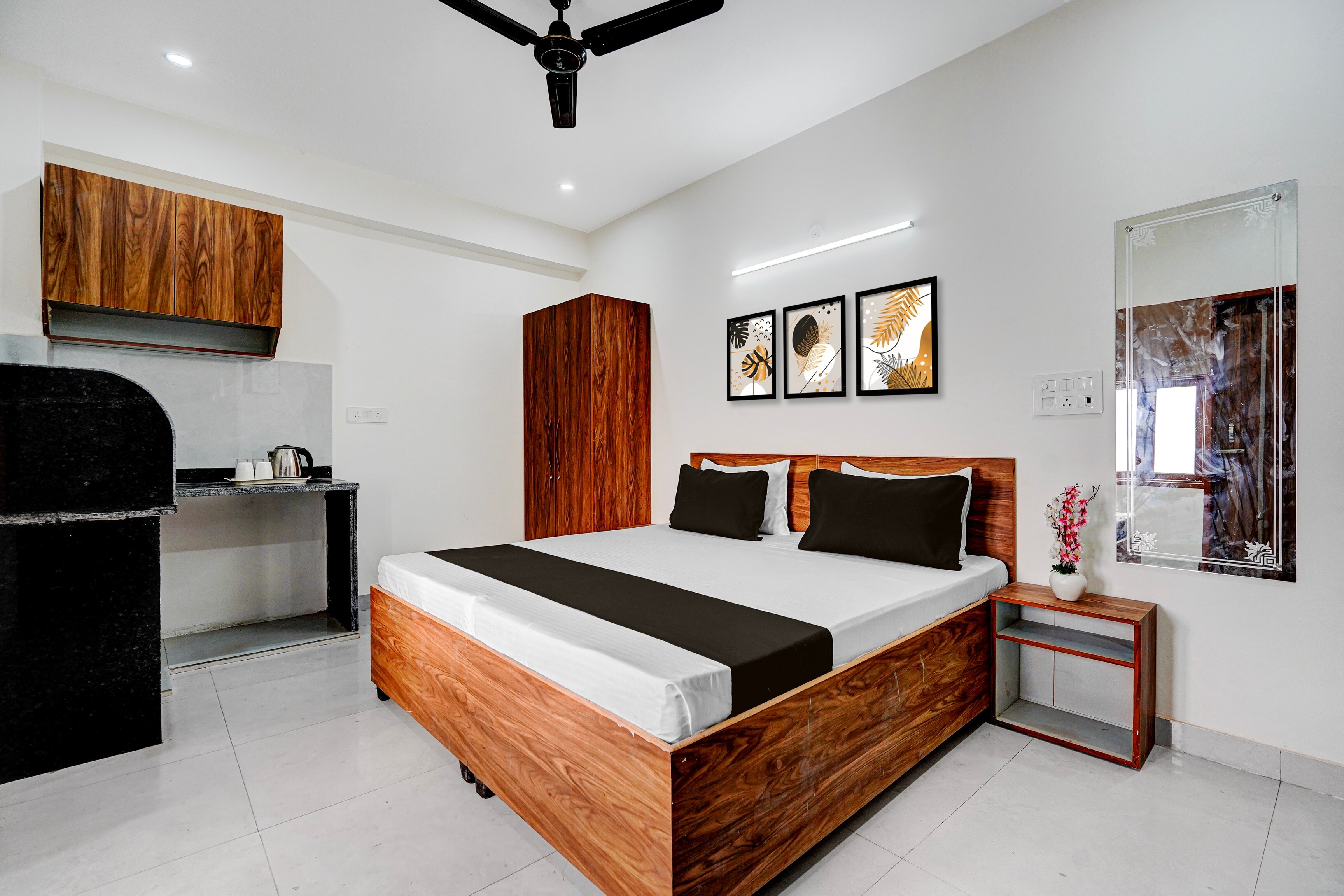 Hotel O by OYO Comfort Heavan Stay - Tap to explore photos