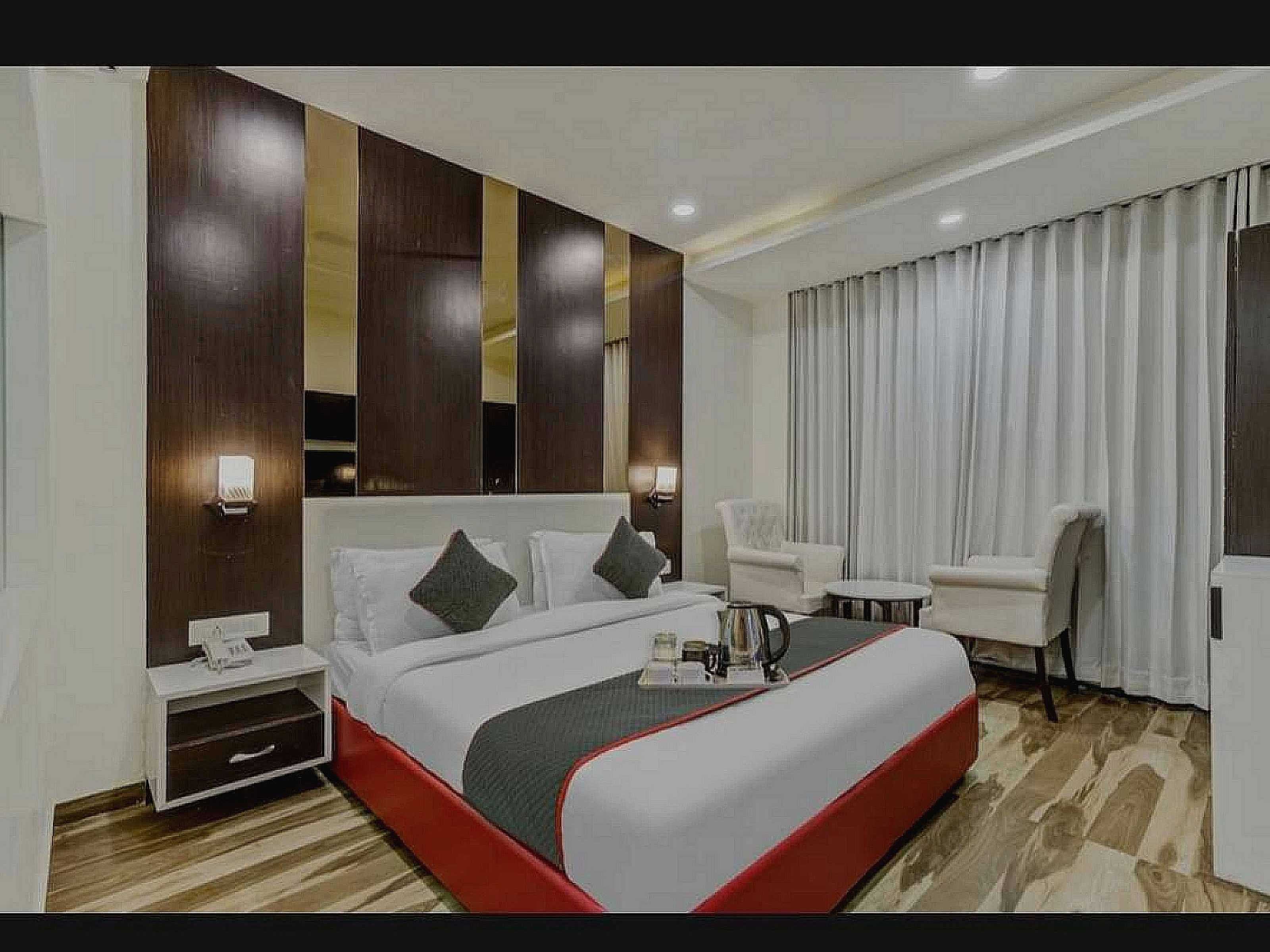Hotel O Raas Near Peera garhi Metro Station - Tap to explore photos