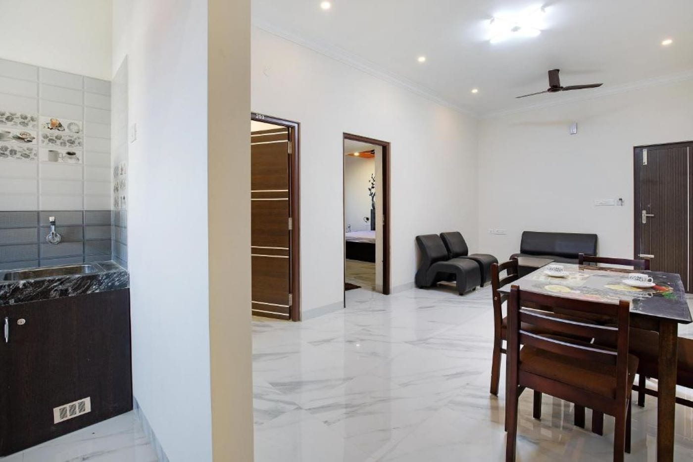 Crystal Lake Suites Apartment | Rooms & Caretaker - Tap to explore photos