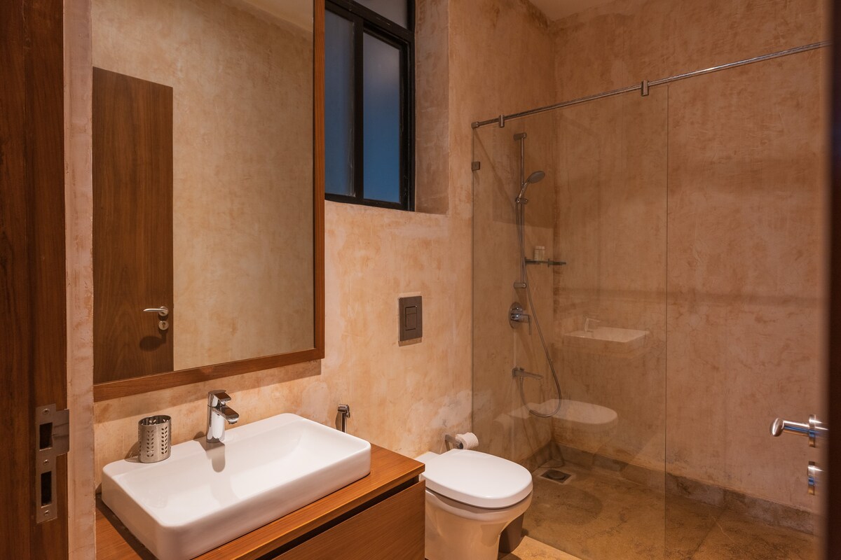 Hireavilla | PuraVida (I)-Luxury 5BHK Villa, Private pool, Anjuna - Tap to explore photos