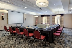 DoubleTree by Hilton Savannah Airport