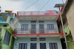 Shivlok Inn, Guptkashi