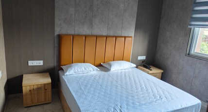 The pearl hotel Room Type - Ac deluxe room