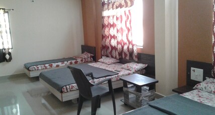 Hotel Laxmi Sadan Room Type - Five Bed AC Room