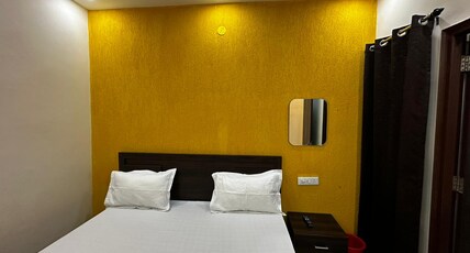 Mannat Residency near AIIMS Room Type - Deluxe room Non Ac