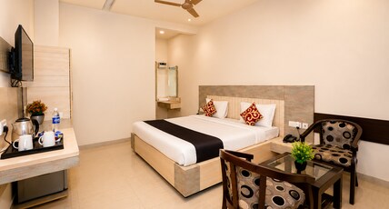 Hotel Bhagyaraj Palace Business Hotel Room Type - Deluxe Room Hotel Bhagyaraj Palace Business Hotel Room Type - Deluxe Room