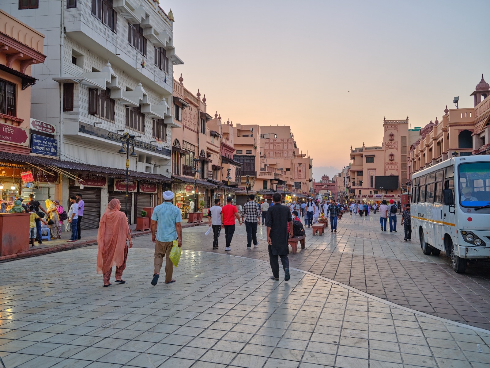 Fortune Inn Heritage Walk Amritsar - Member ITC Hotels' Group - Tap to explore photos