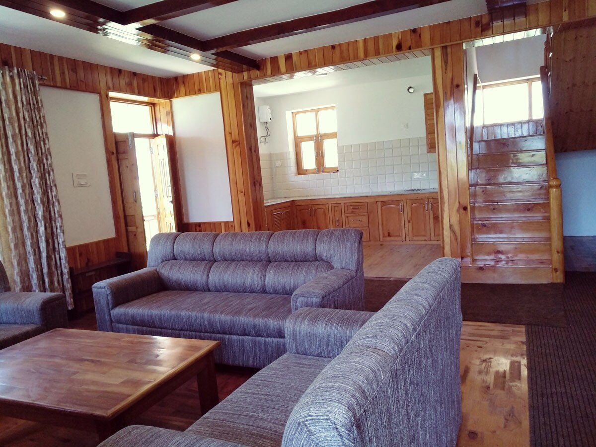 Batahar Villa | Rooms & Kitchen - Tap to explore photos