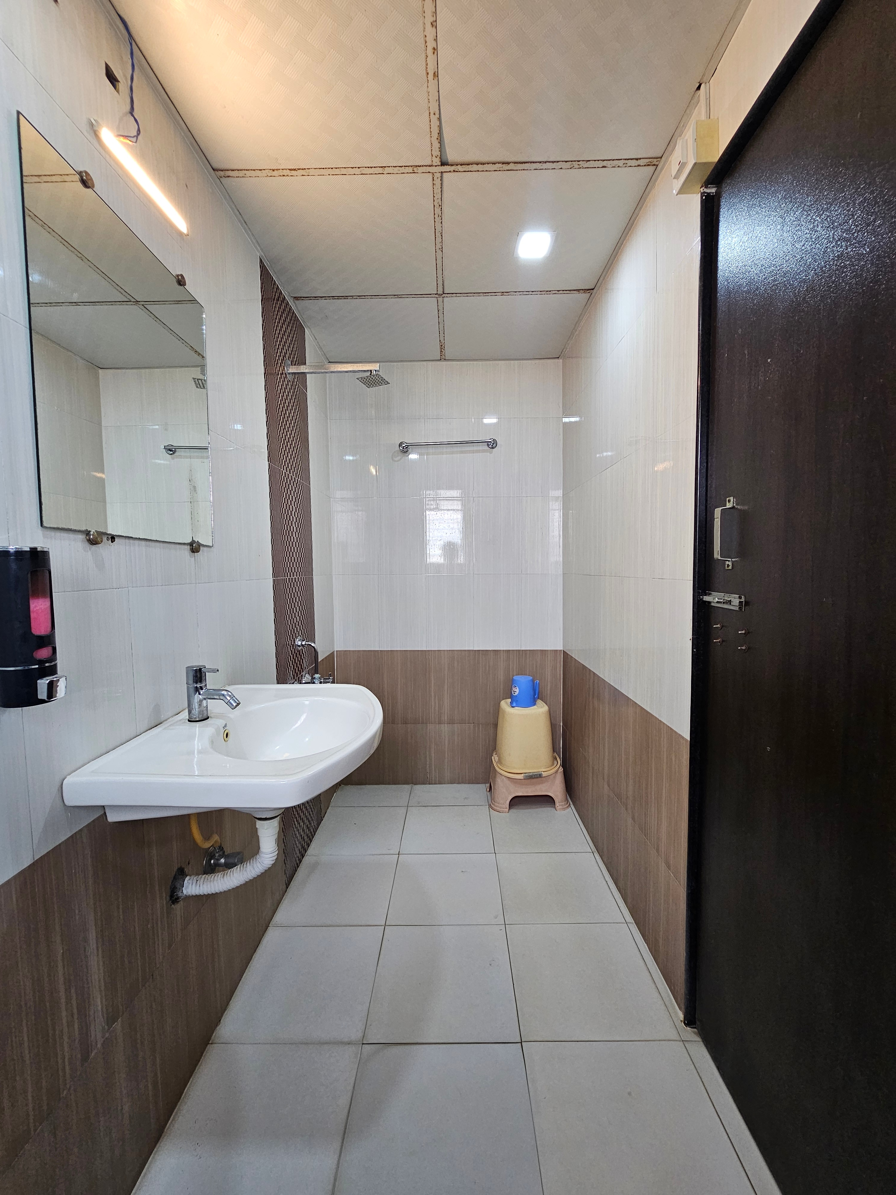 Hotel Royal Residency (100 Meters from Miraj Junction & Bus Stand) - Tap to explore photos