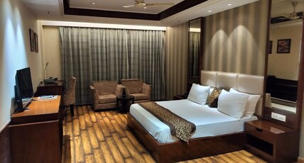 Hotel Pearl Marc Room Type - Luxury Room