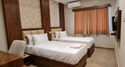 SRS Elegance Room Type - Deluxe Twin Room