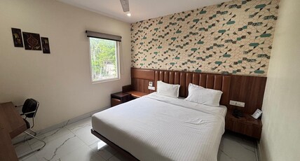 Hotel Paramveer Room Type - Deluxe Room
