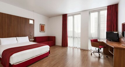 Ramada Encore by Wyndham Leicester City Centre Room Type - 1 Double Bed and 1 Sofa Bed, Family Room, Non-Smoking Ramada Encore by Wyndham Leicester City Centre Room Type - 1 Double Bed and 1 Sofa Bed, Family Room, Non-Smoking