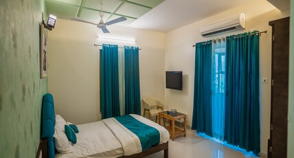 Hotel New Panchratna Room Type - Deluxe Room