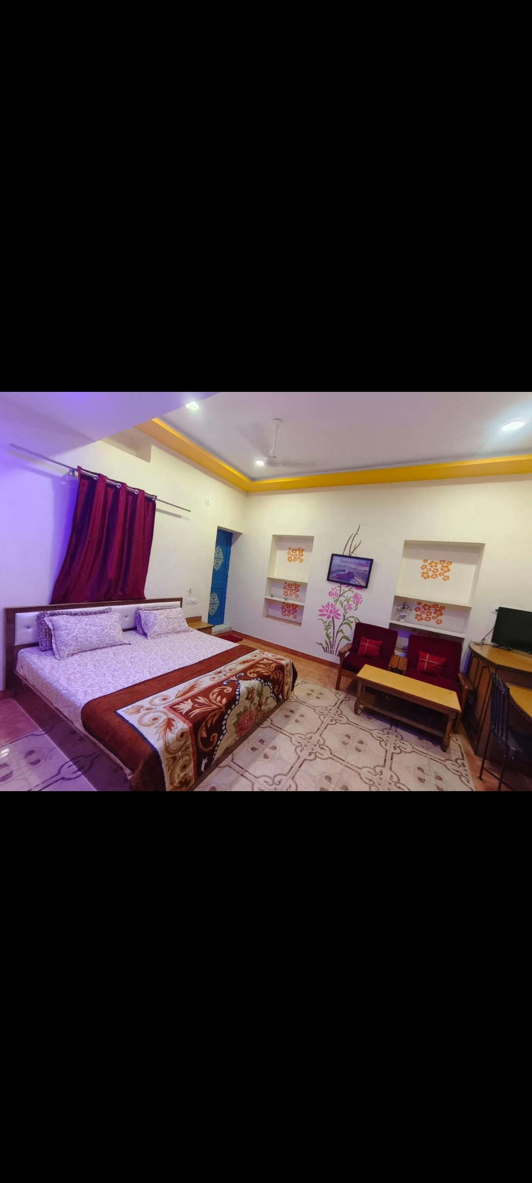 Shivam Guest House - Tap to explore photos