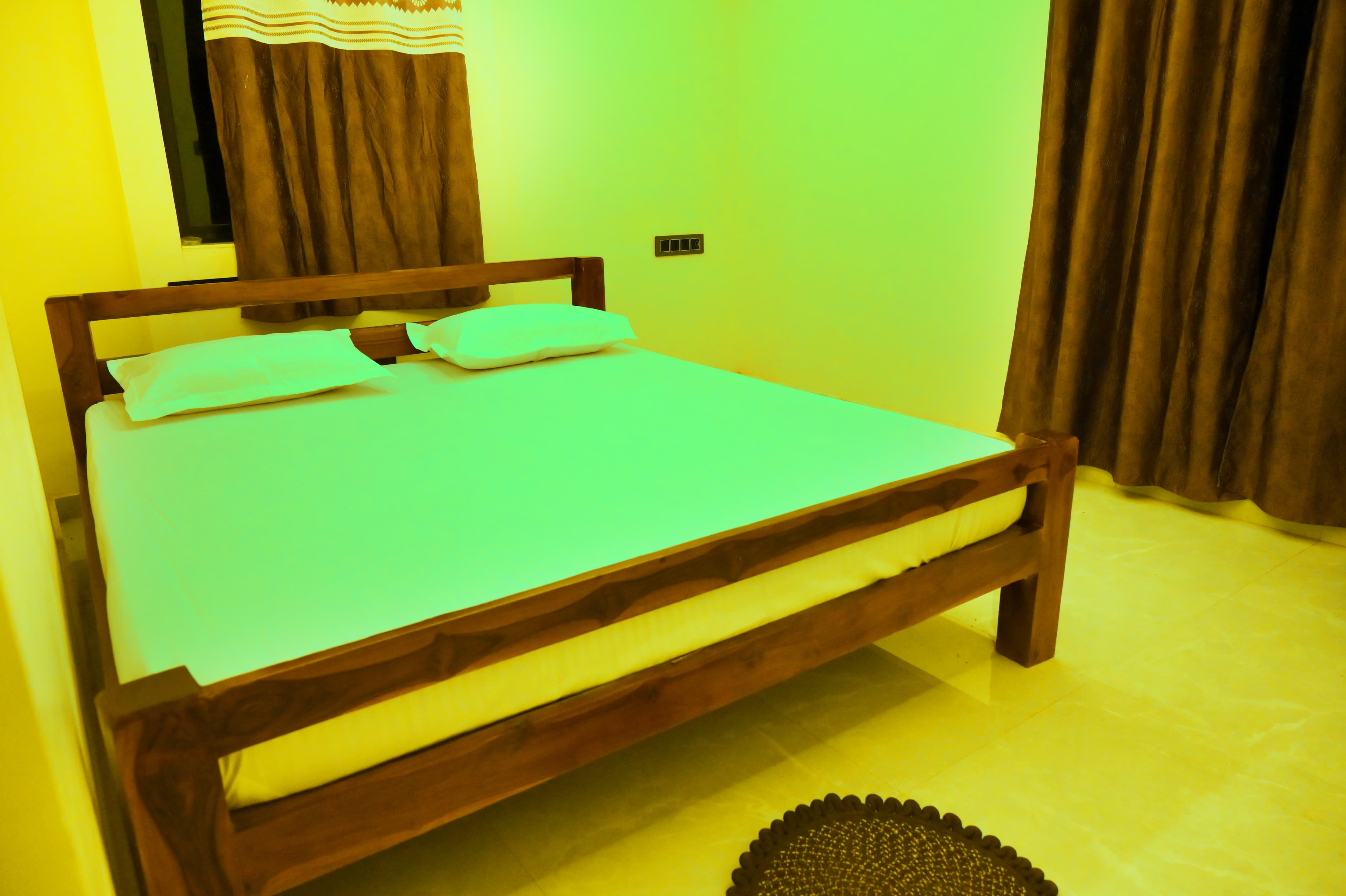 TNT Hotel - Tap to explore photos