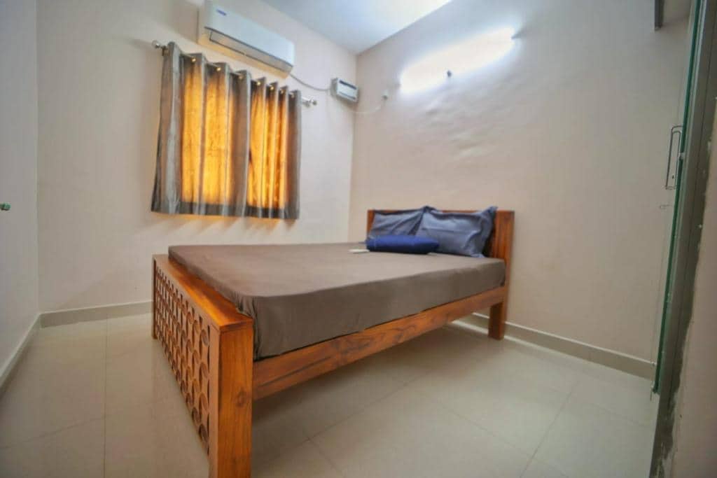 CM Stays Service Apartment - Tap to explore photos