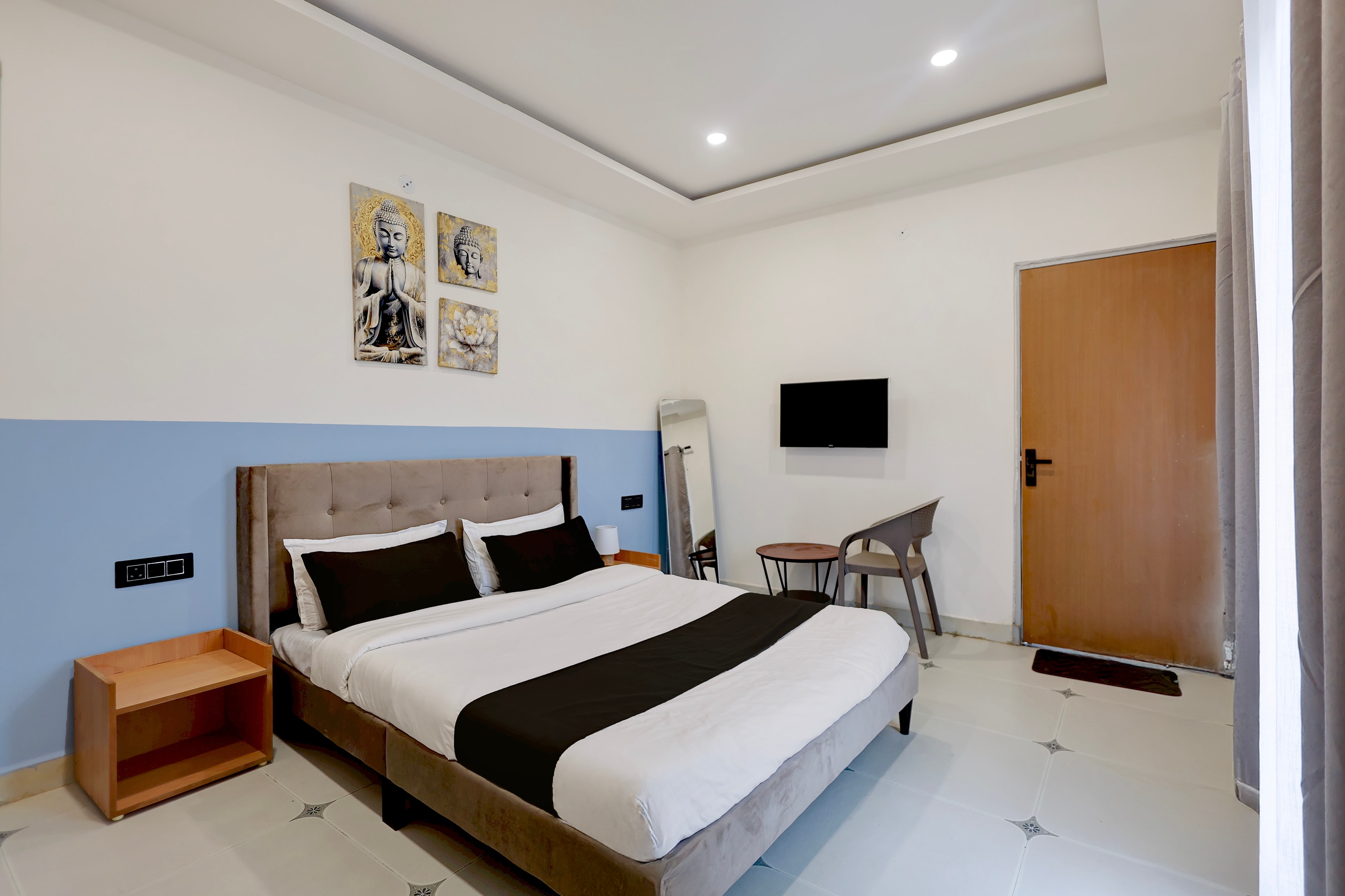 Hotel O White lotus hotel - Tap to explore photos