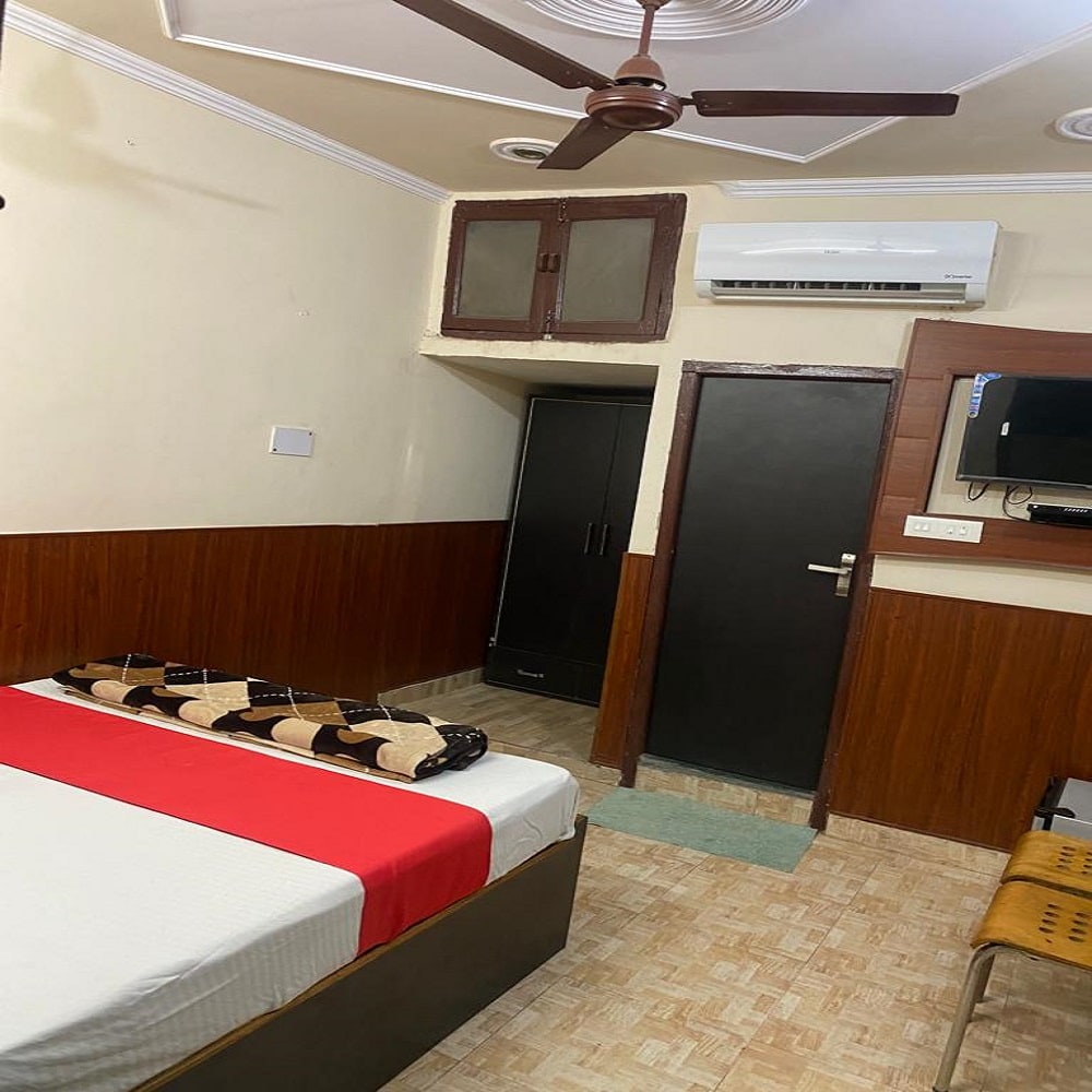 Bright Guest House - Tap to explore photos