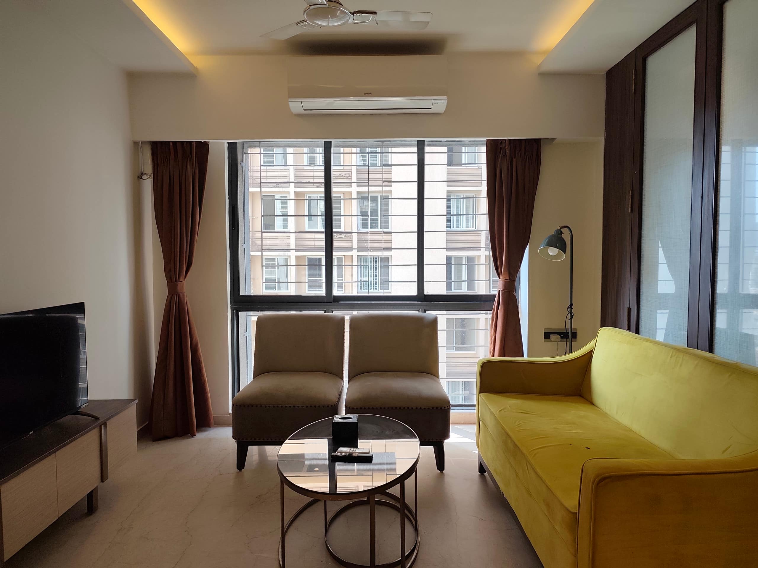 Vienna Studio near BKC Pool Wi Fi Kitchen - Tap to explore photos