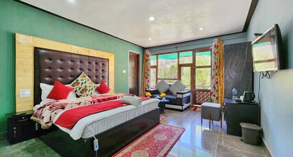 Hotel Seven Pahalgam Room Type - Deluxe Room With Balcony (River and Mountain View)